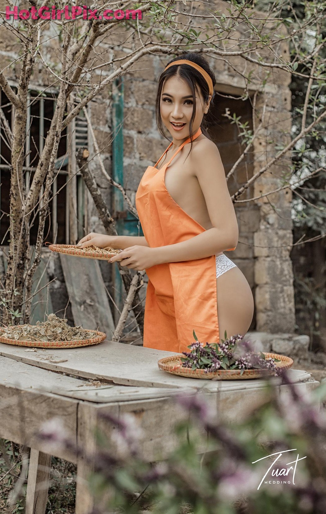 "Tuyệt Tình Cốc" - Hot Vietnamese art photo album