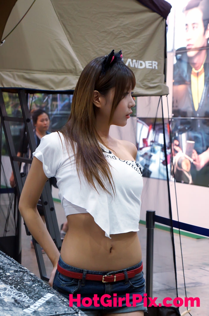 Heo Yoon Mi at Korea Autocamping Show 2012