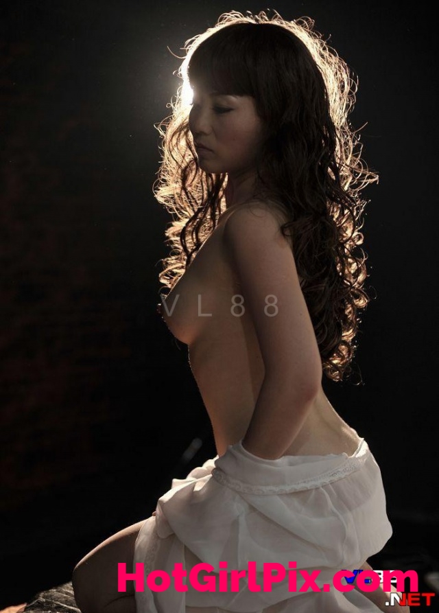 Vietnamese Nude Art Photoshoots