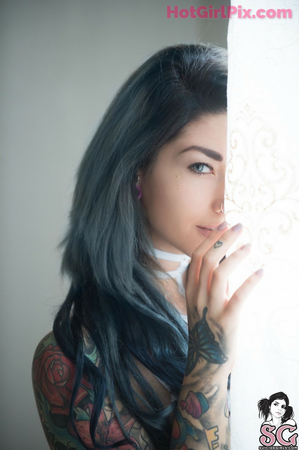 [Suicide Girls] Alerose - Mirror of Erised