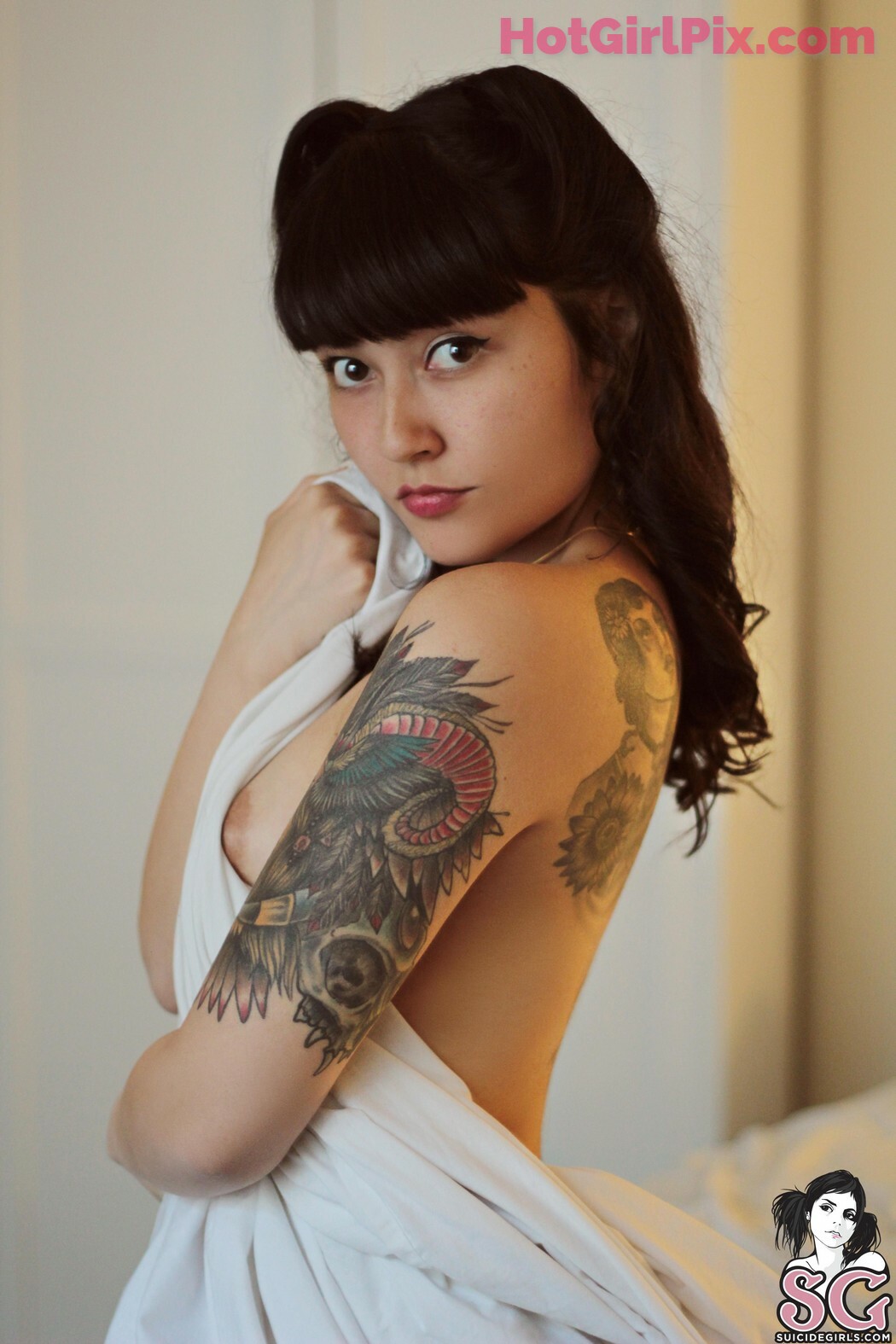 [Suicide Girls] Allis - I wait here, purr