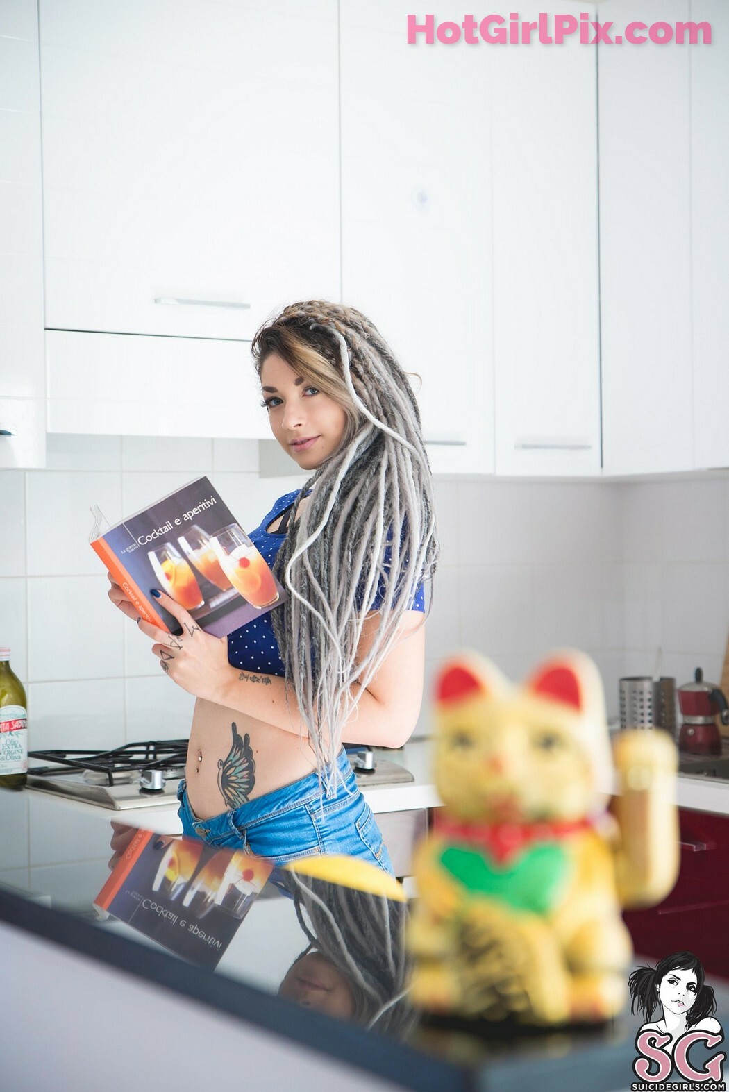 [Suicide Girls] Alerose - Maneki Neko Smile