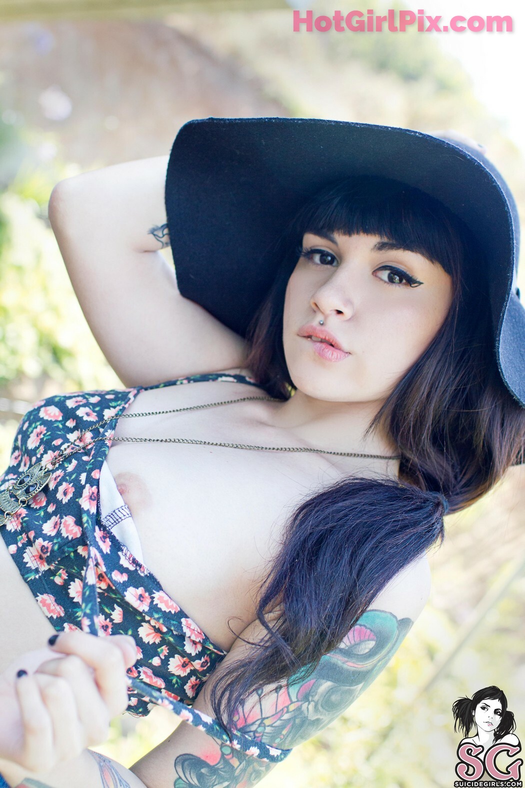 [Suicide Girls] Almendra - Over the Garden Wall