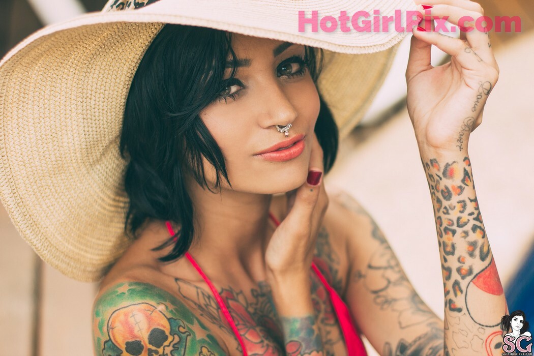 [Suicide Girls] Anabuhr - Last Summer Dip