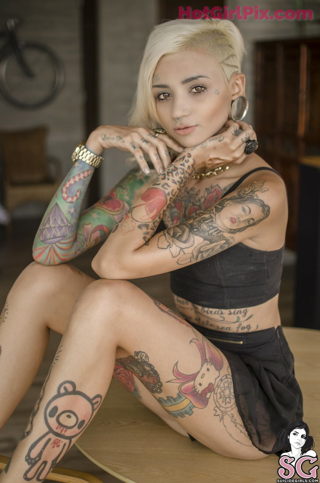 [Suicide Girls] Anabuhr - Nevoa Do Mar