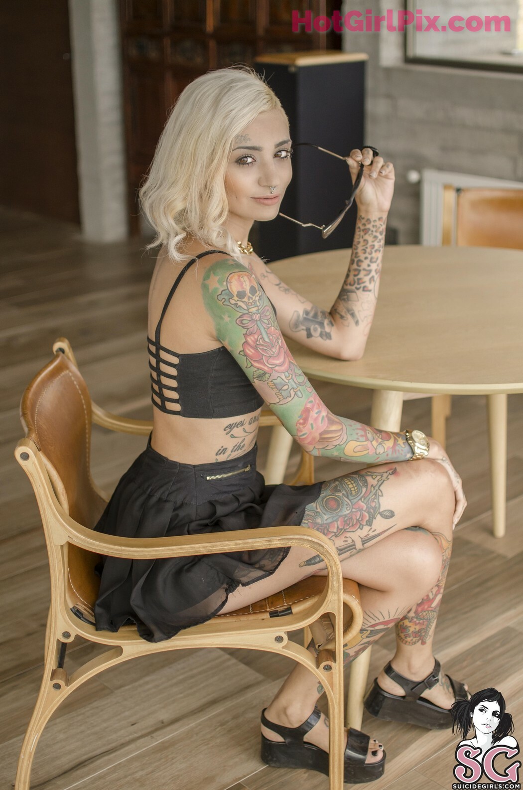 [Suicide Girls] Anabuhr - Nevoa Do Mar