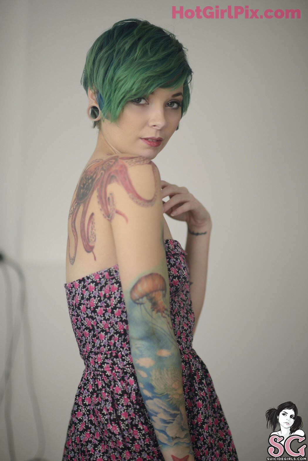 [Suicide Girls] Arriane - Fox Socks