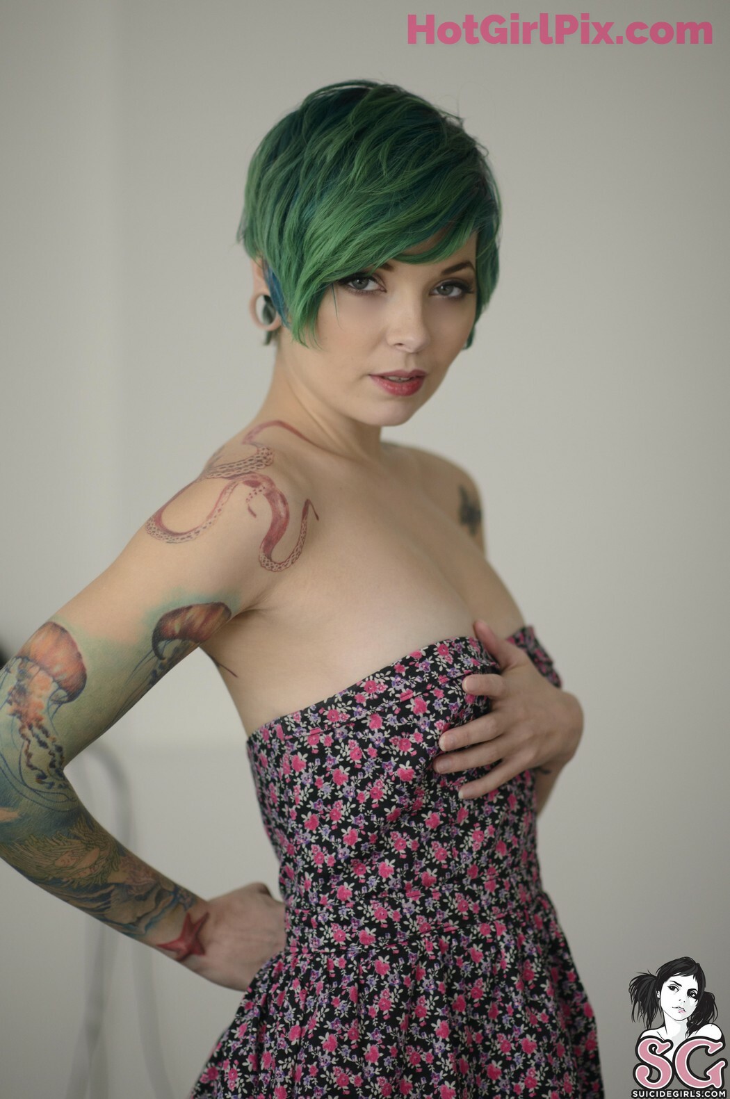 [Suicide Girls] Arriane - Fox Socks