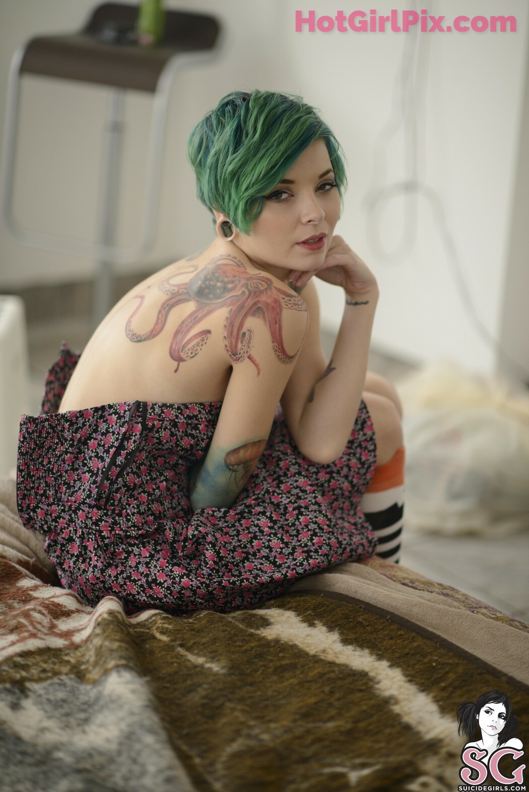 [Suicide Girls] Arriane - Fox Socks