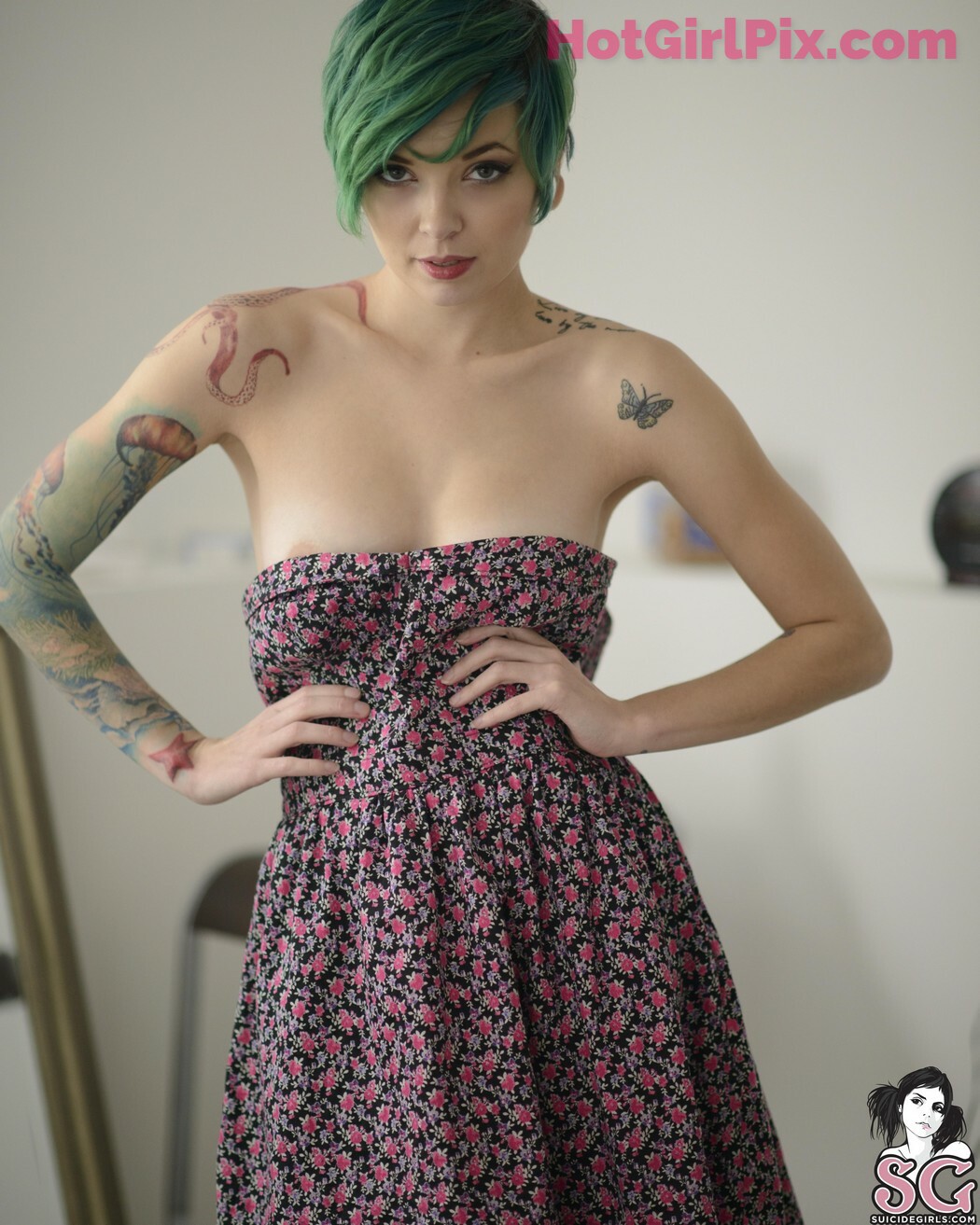 [Suicide Girls] Arriane - Fox Socks