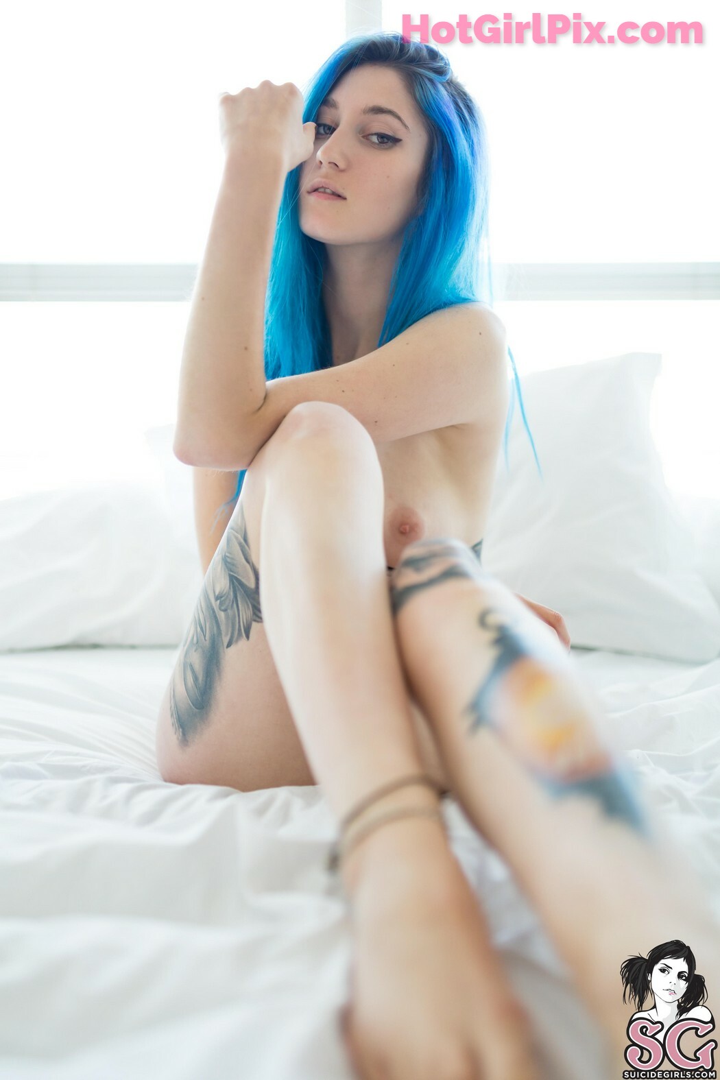 [Suicide Girls] Anouk - A Storm Inside