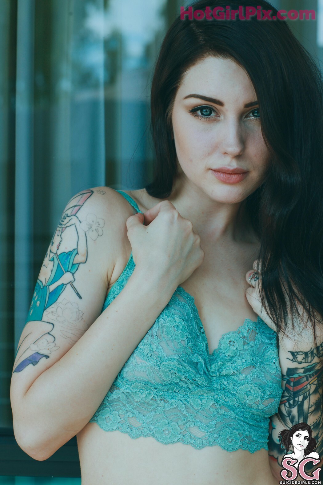 [Suicide Girls] Arwen - Dame Tu Alma