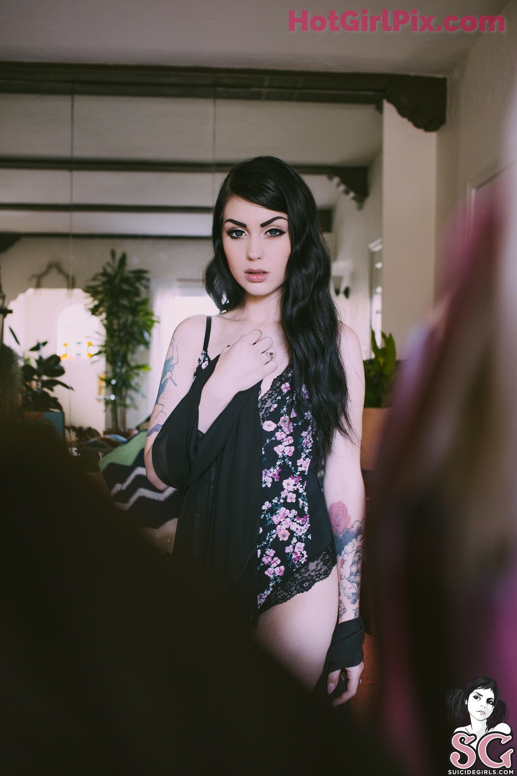 [Suicide Girls] Arwen - Lush