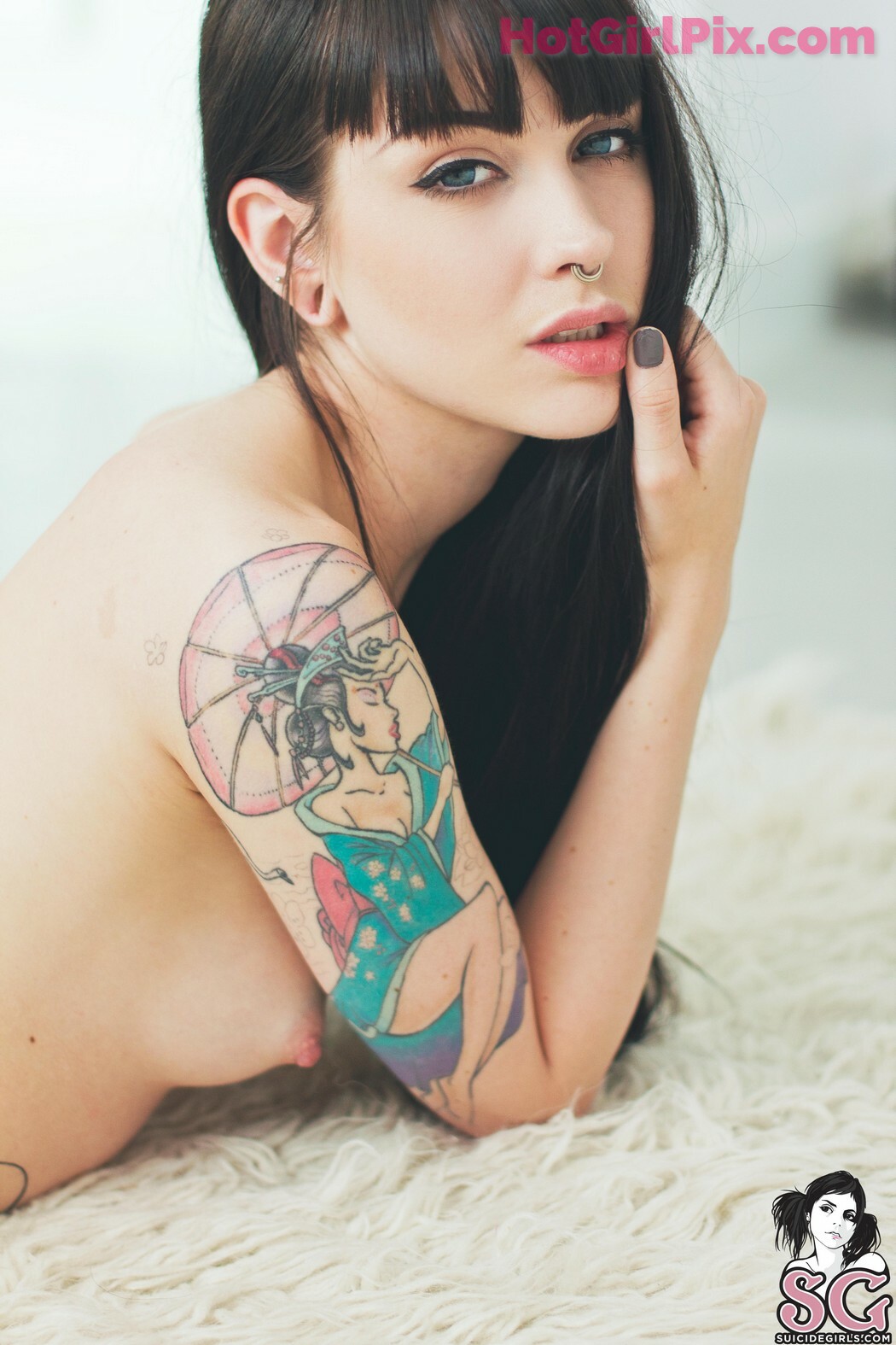 [Suicide Girls] Arwen - Unwind