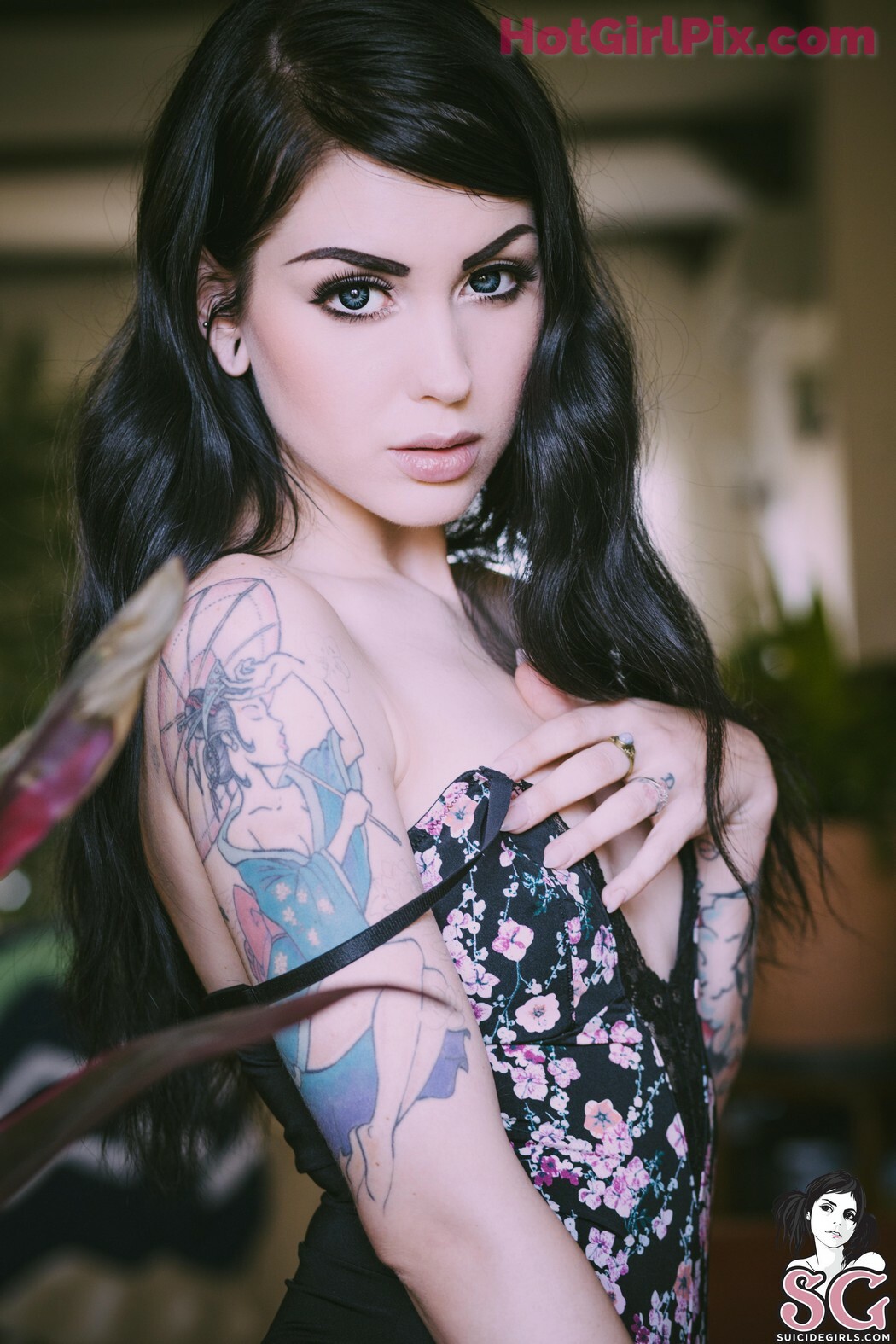 [Suicide Girls] Arwen - Lush