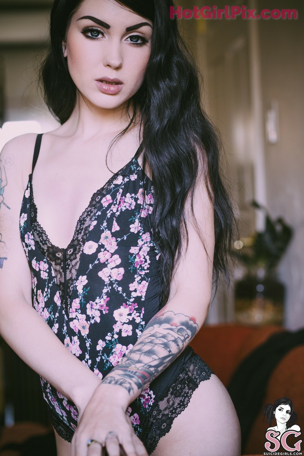 [Suicide Girls] Arwen - Lush