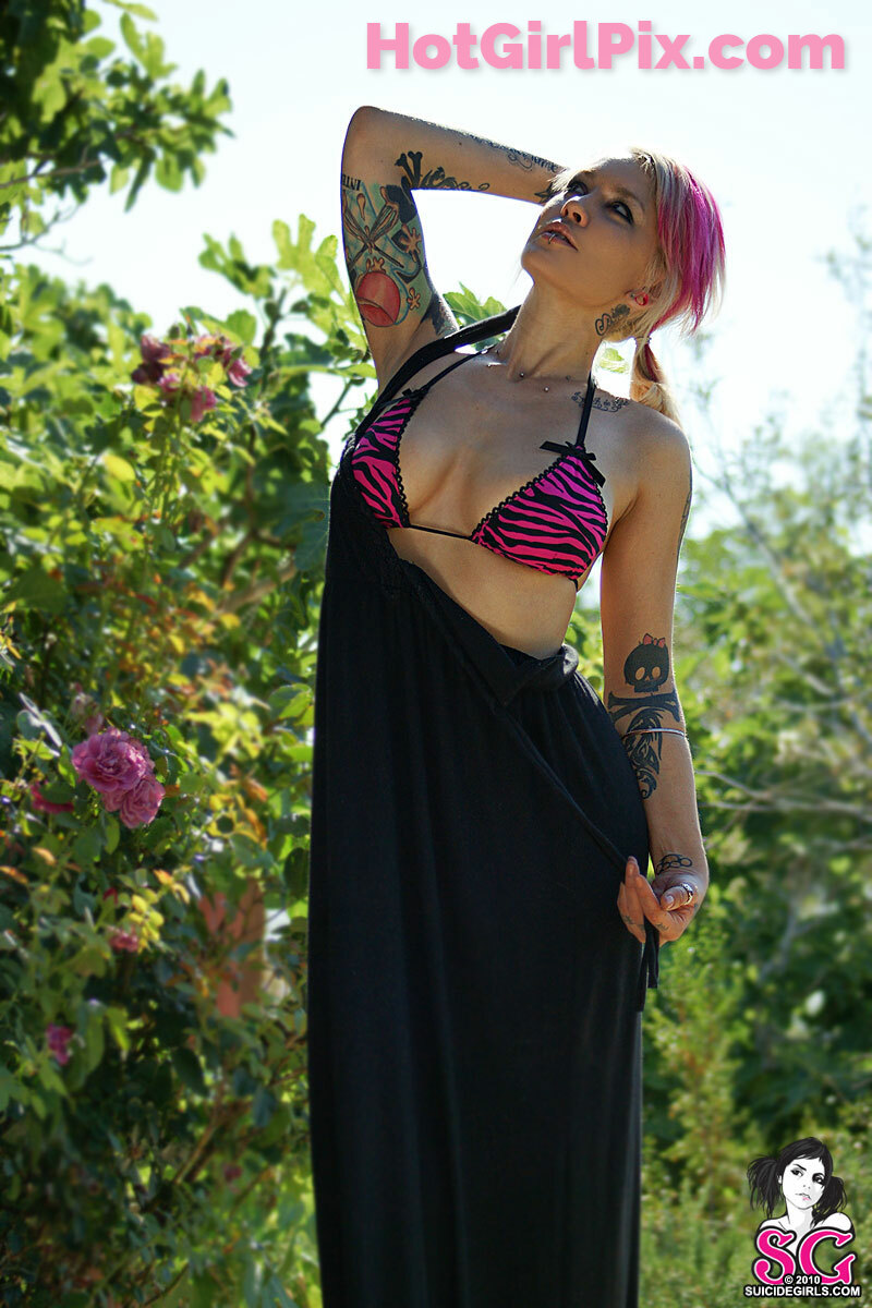 [Suicide Girls] Astatine - Oasis