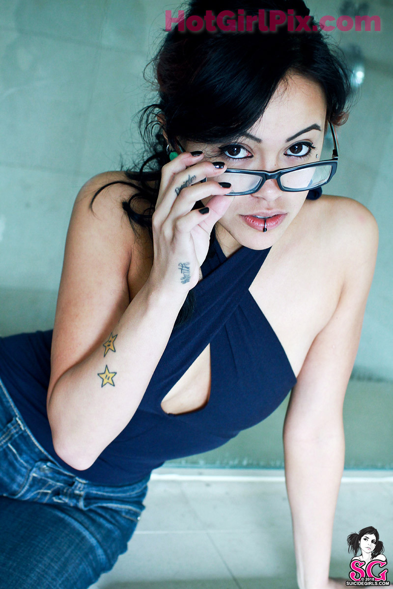 [Suicide Girls] Bixton - Cross My Heart