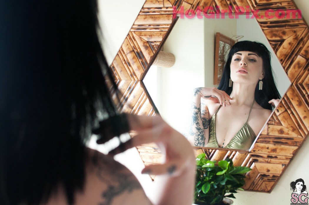 [Suicide Girls] Beckah - Water Lilly