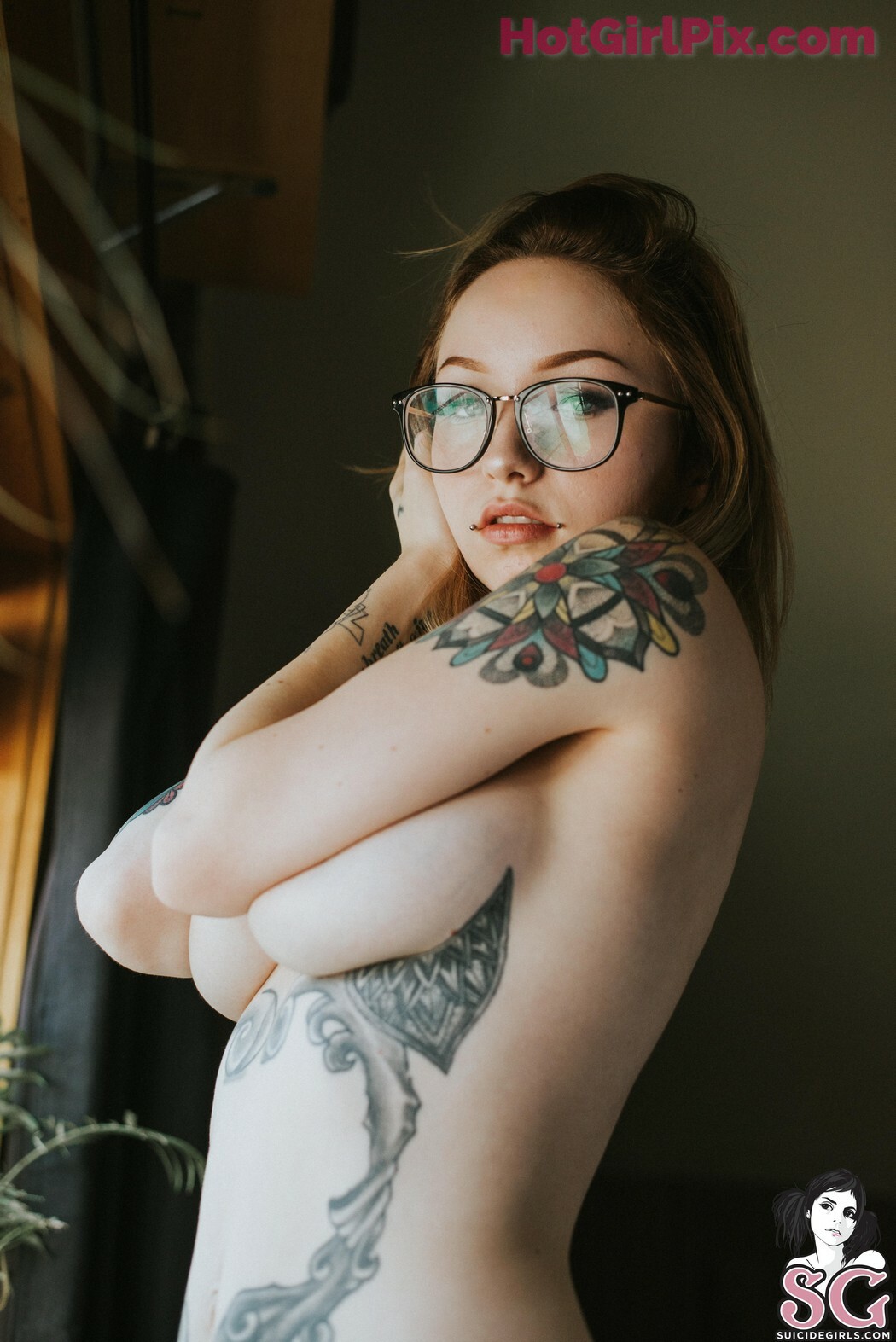 [Suicide Girls] Bae - Hello Euphoria