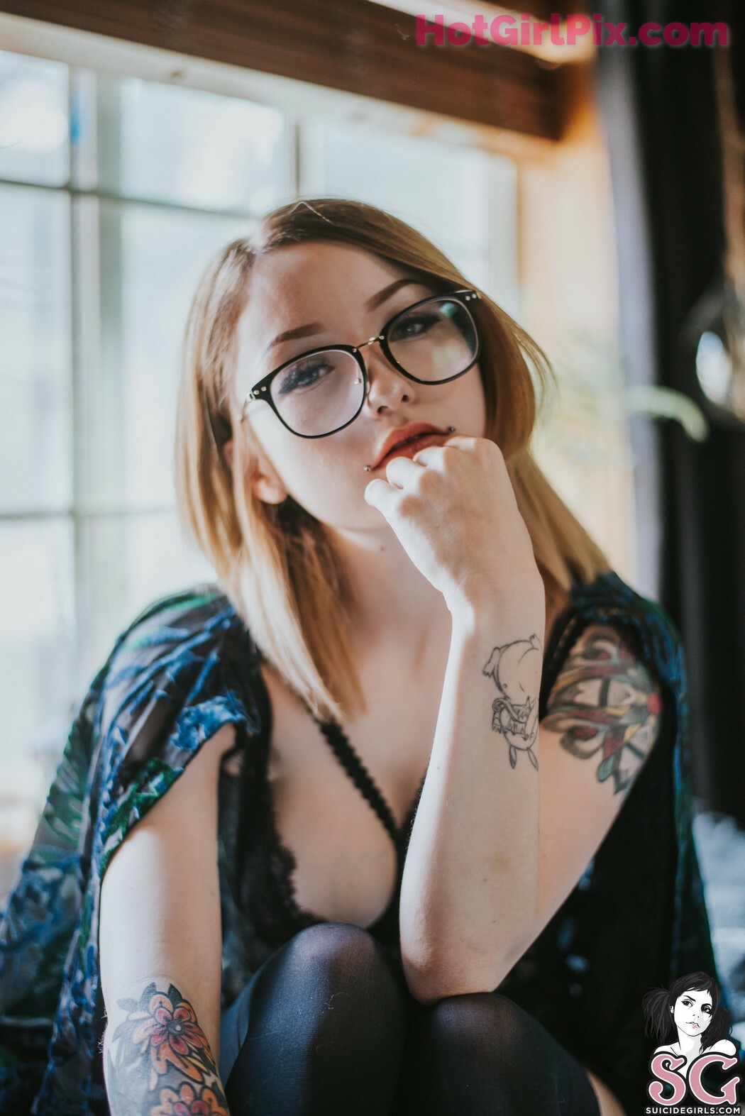 [Suicide Girls] Bae - Hello Euphoria