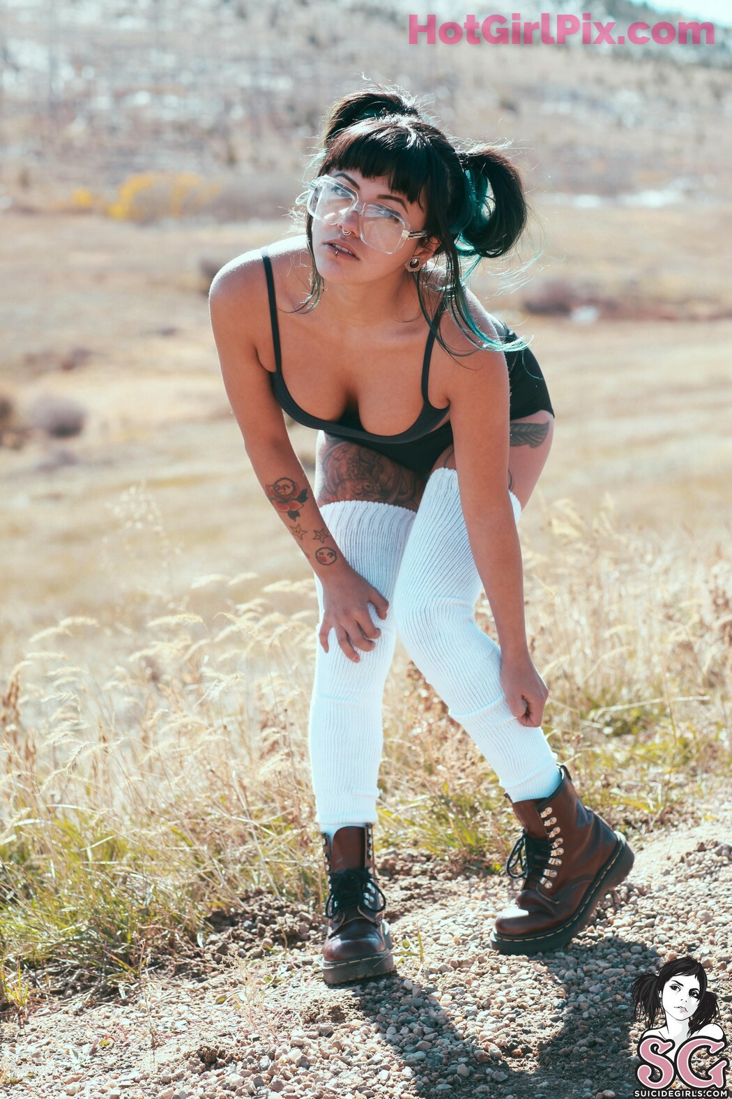 [Suicide Girls] Bixton - Happy Little Trees