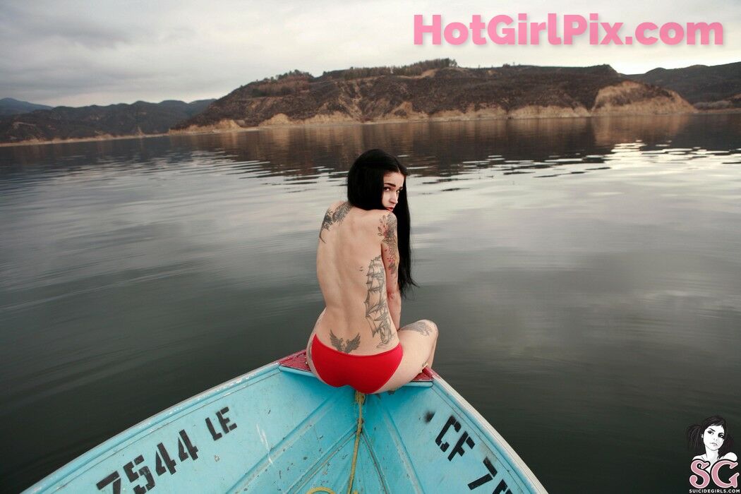 [Suicide Girls] Bully - Motorboat