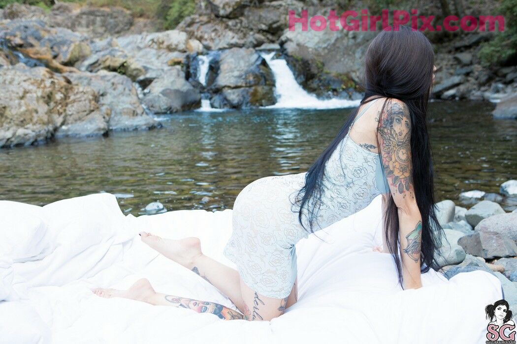 [Suicide Girls] Bully - River Bed