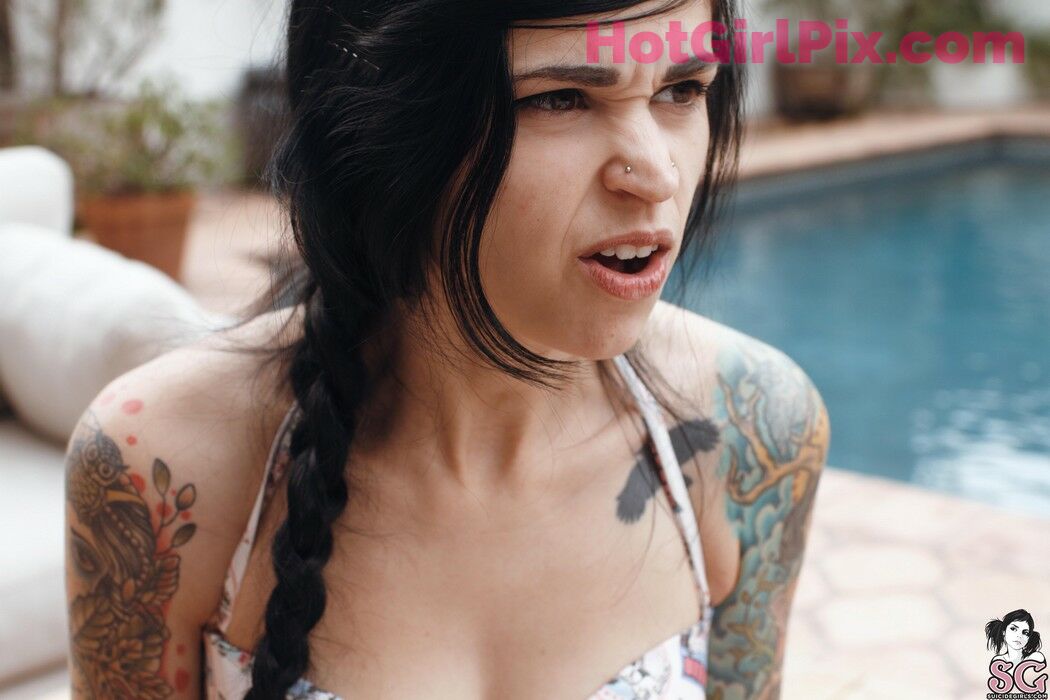 [Suicide Girls] Bully - Tropical