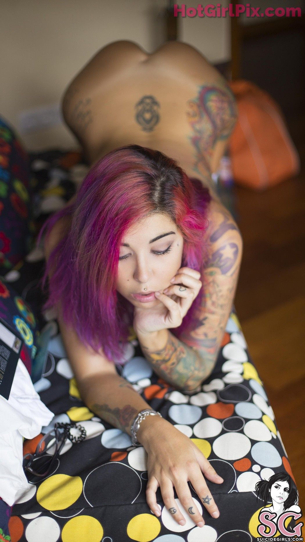 [Suicide Girls] Caia - Bookworm