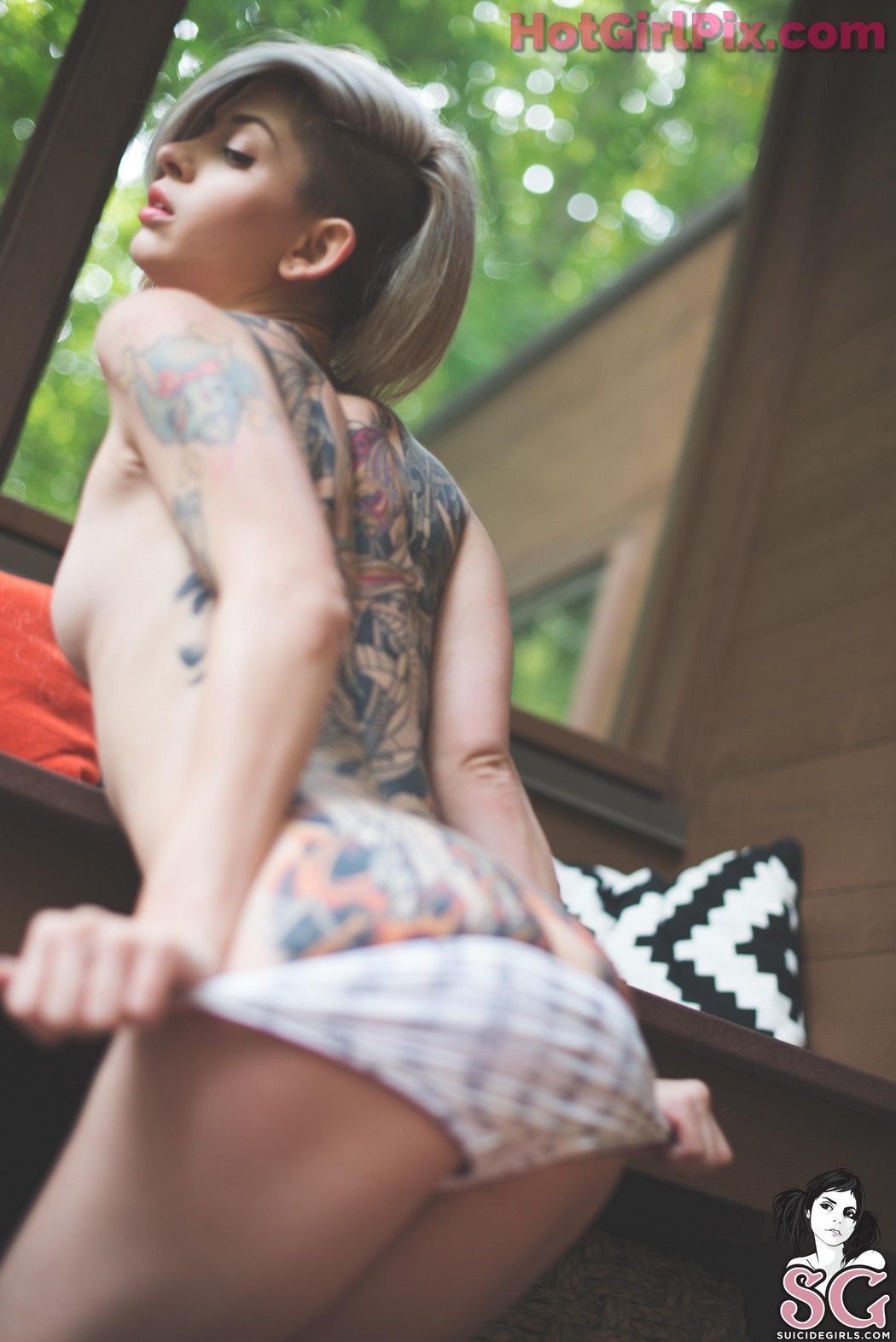 [Suicide Girls] Casanova - Topless Treehouse