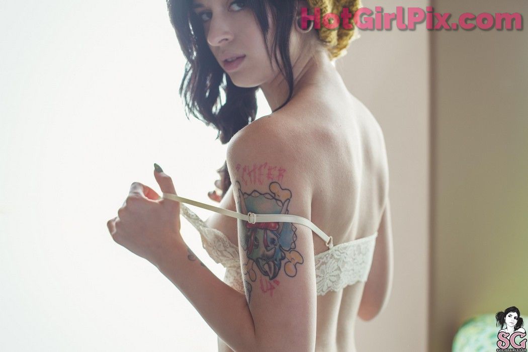 [Suicide Girls] Casanova - Forget That You're Young