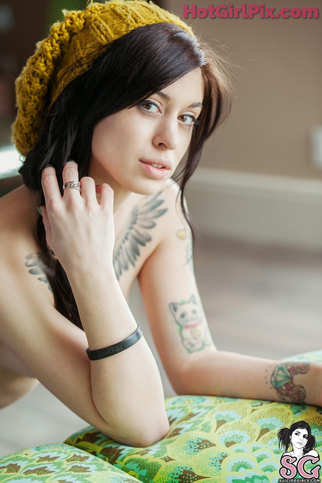 [Suicide Girls] Casanova - Forget That You're Young