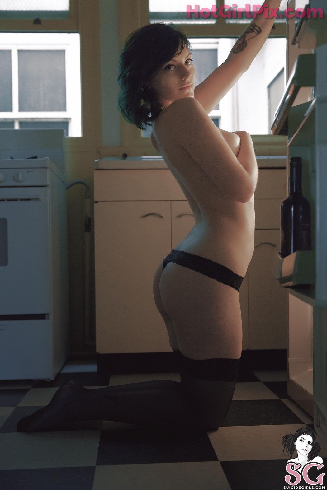 [Suicide Girls] Ceres - Twilight Snack