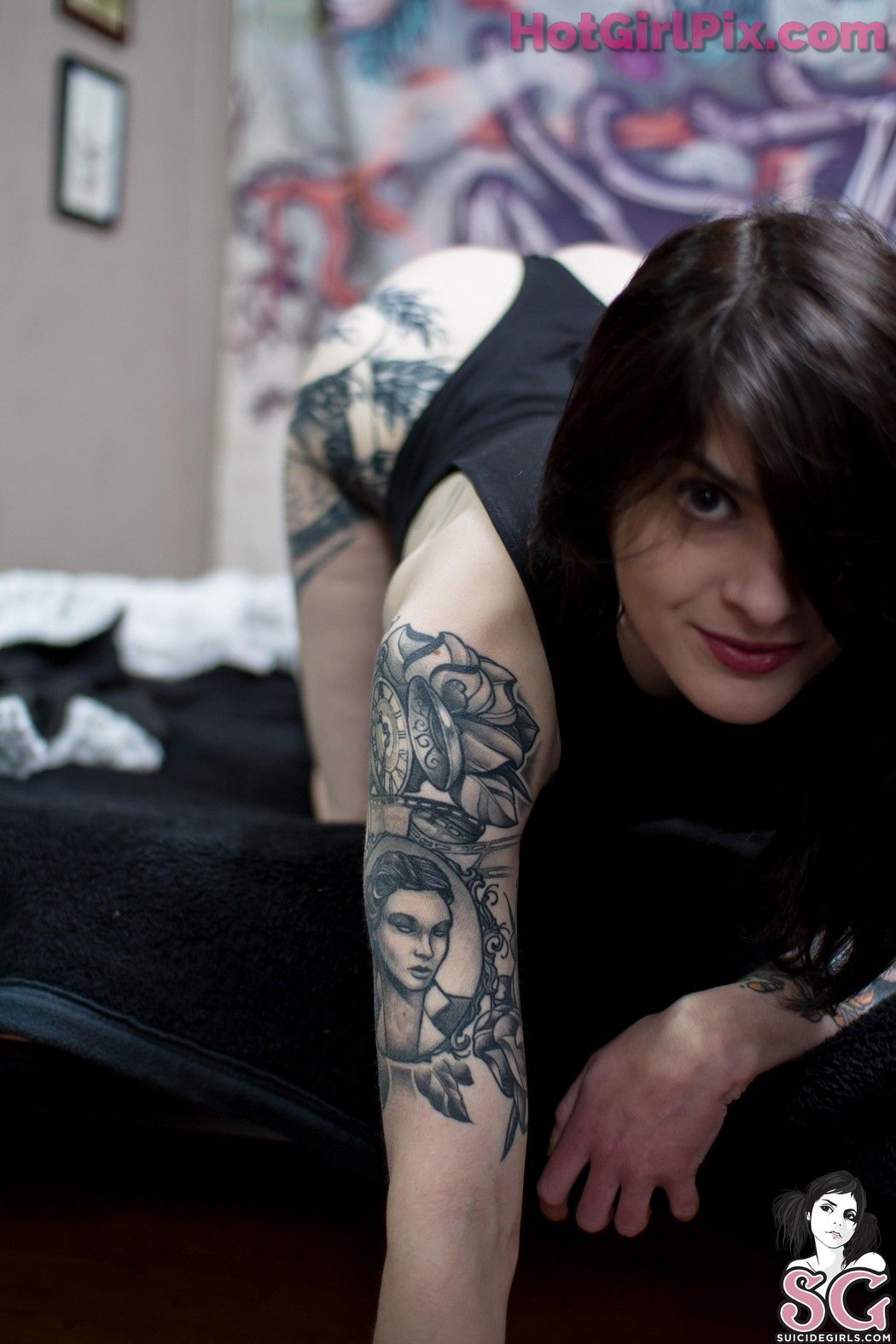 [Suicide Girls] Clem - Lost in Wonderland