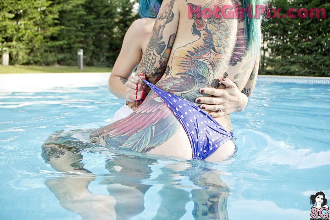 [Suicide Girls] Circa & Eden - Water Pillows
