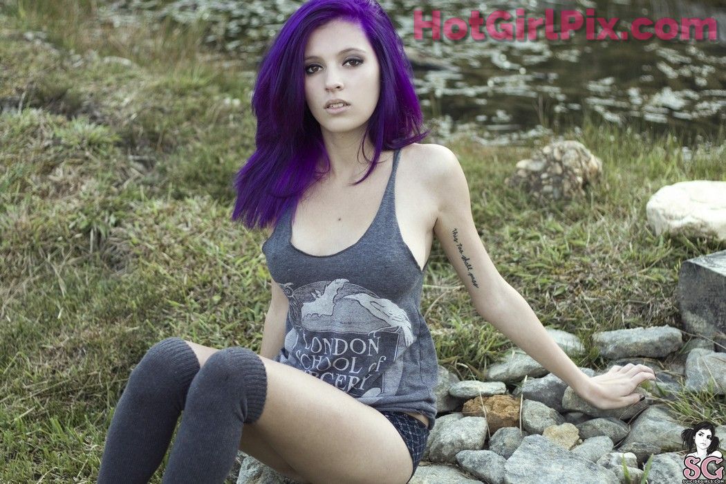 [Suicide Girls] Coralinne - Purple Garden