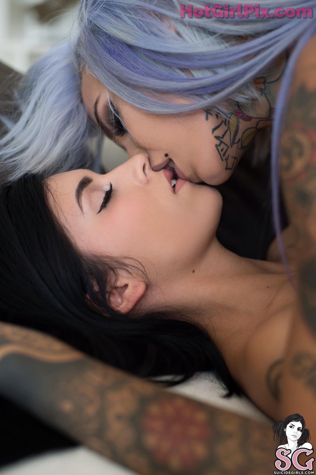 [Suicide Girls] Coralinne & Fishball - Tied