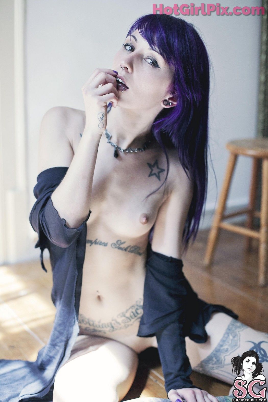 [Suicide Girls] Discordia - Black Number One