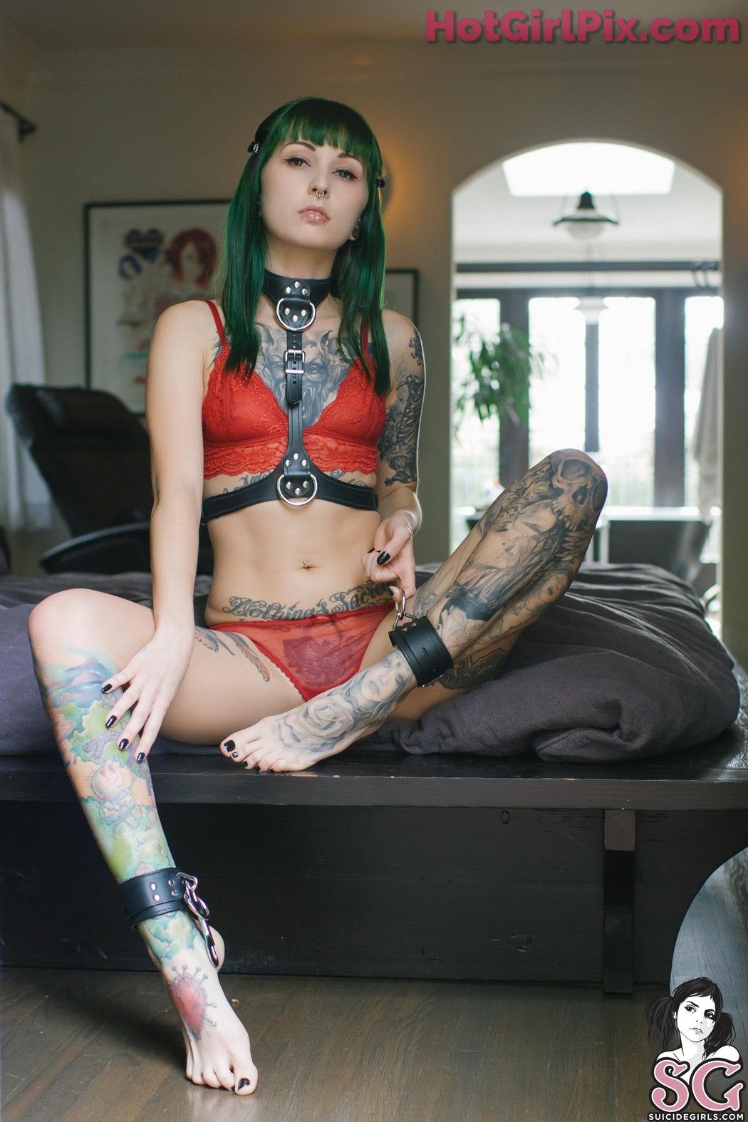 [Suicide Girls] Discordia - Spellbound