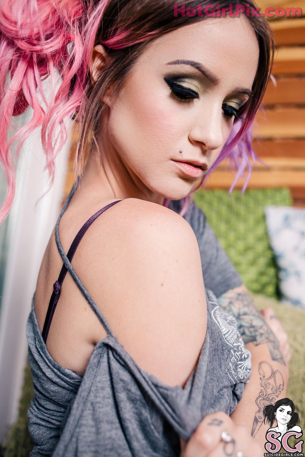 [Suicide Girls] Delacour - Garden of Eden