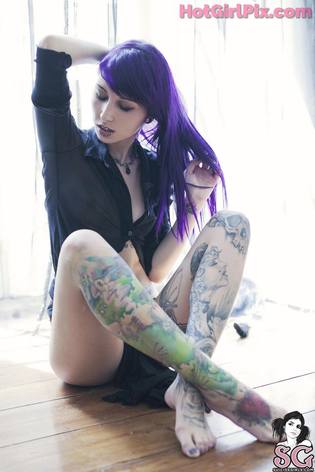 [Suicide Girls] Discordia - Black Number One