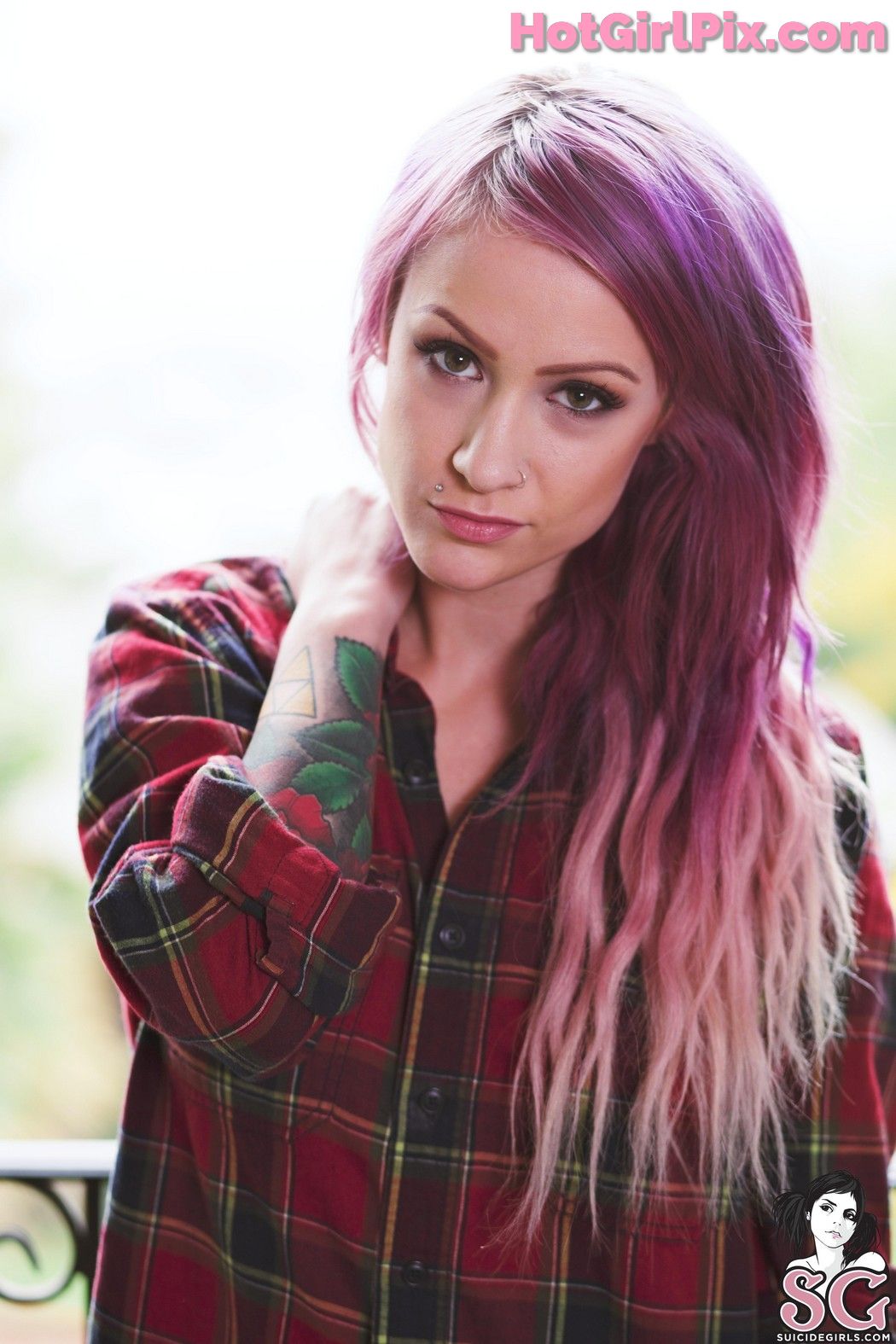 [Suicide Girls] Delacour - Purple