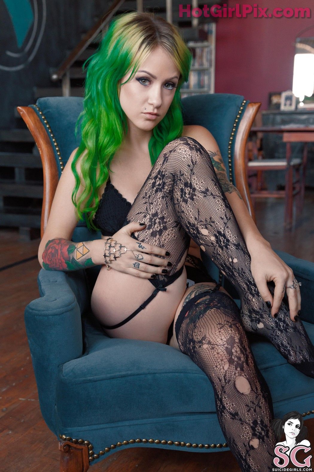 [Suicide Girls] Delacour - Flashdance