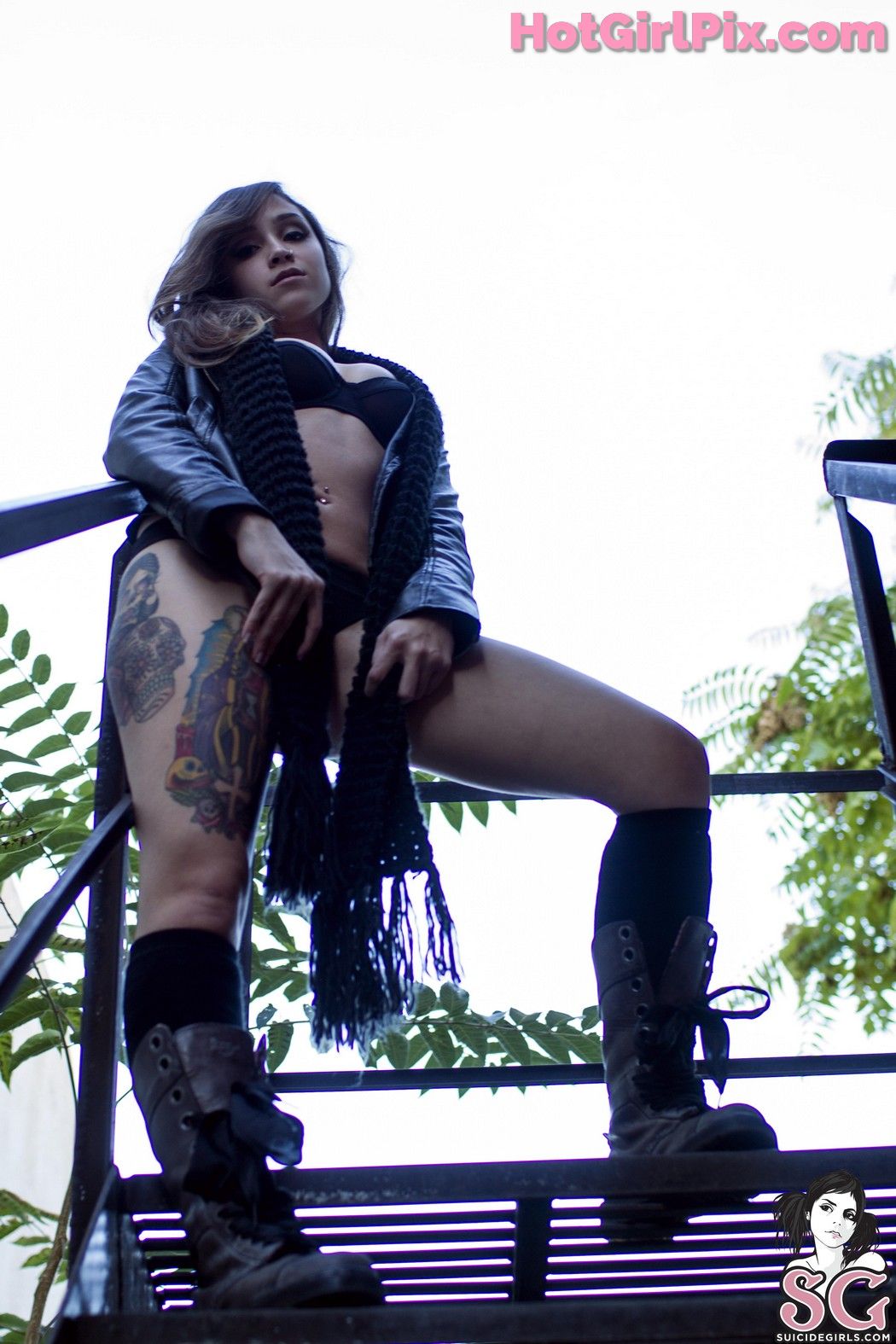 [Suicide Girls] Dimples - In Leather