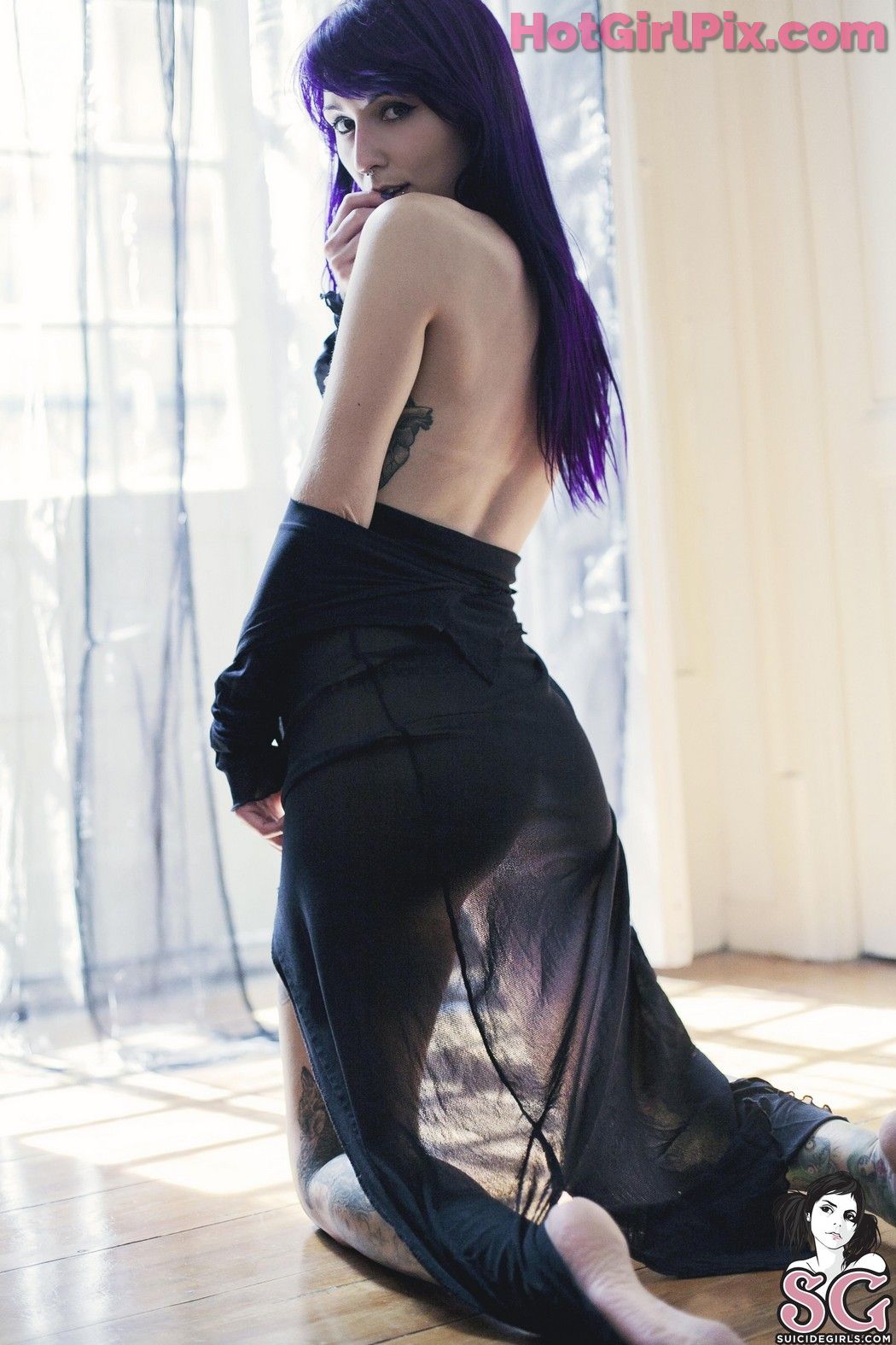 [Suicide Girls] Discordia - Black Number One