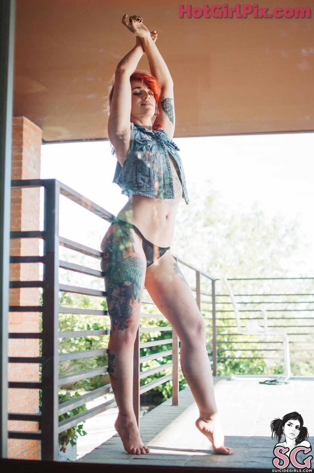 [Suicide Girls] Frenia - BORN TO BURN