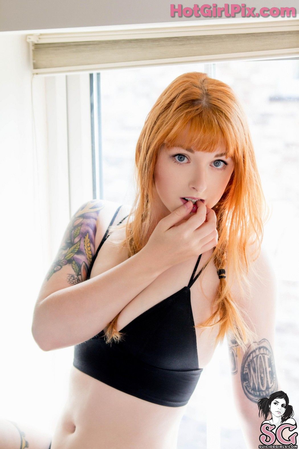 [Suicide Girls] Felis - This Bed Could Use A Secret
