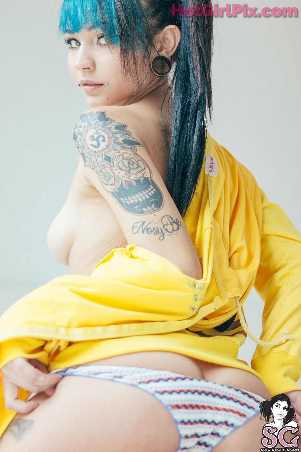 [Suicide Girls] Fishball - Gotta catch'em all!