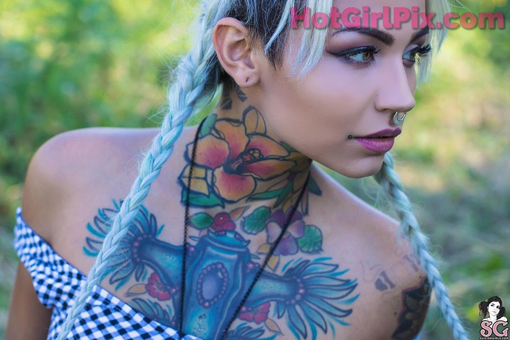 [Suicide Girls] Fishball - Lady Flower